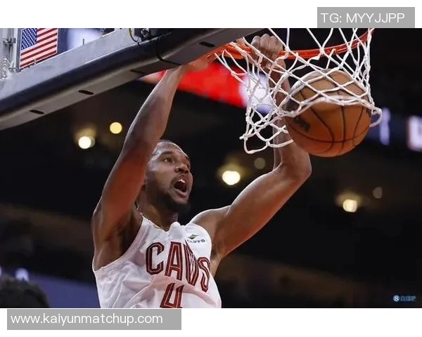 小莫布里复出状态渐入佳境替补出战25分钟贡献14分9板3助